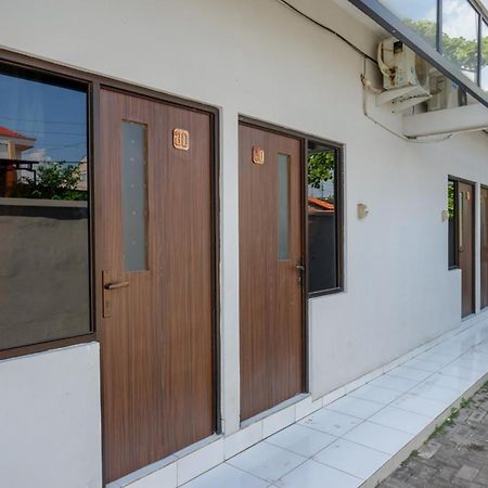 Reddoorz Near Stasiun Tawang Semarang Hotel Luaran gambar